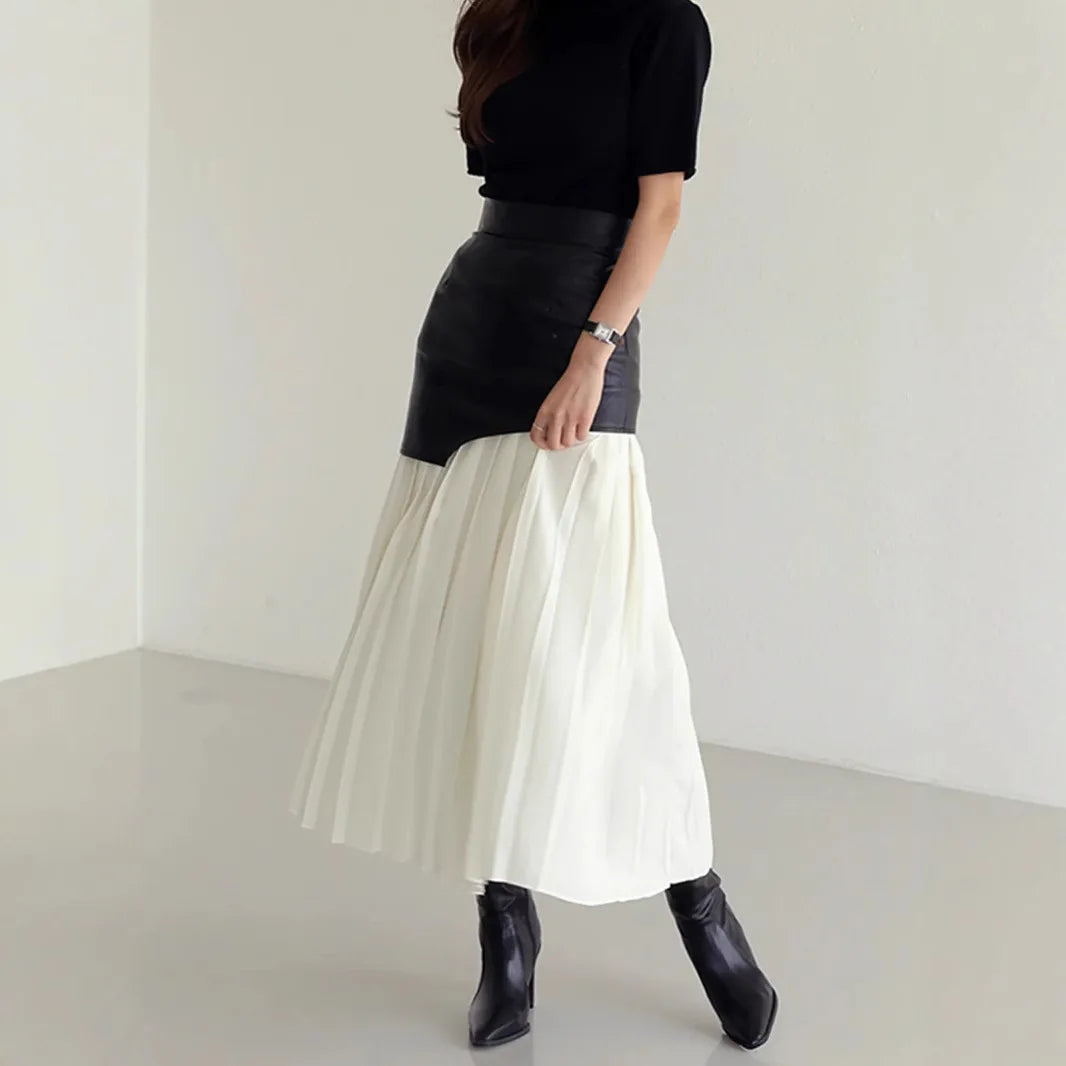 Asymmetrischer Patchwork-Maxirock aus Kunstleder und Chiffon mit Plisseefalten