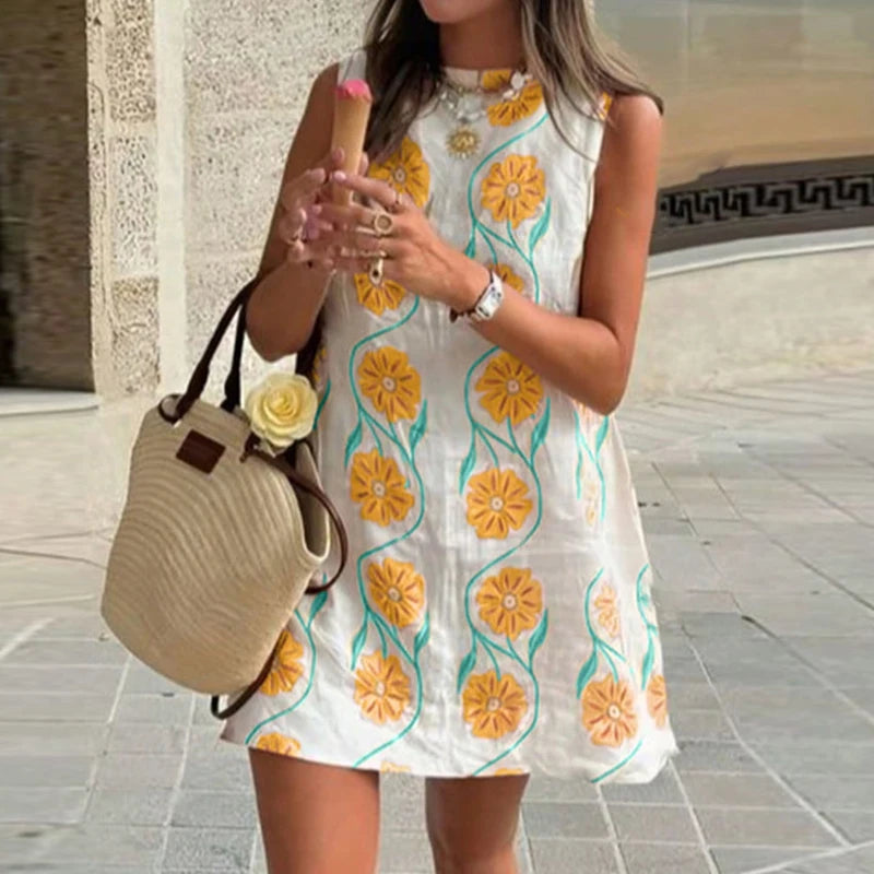 Ärmelloses kurzes Kleid mit romantischem Print