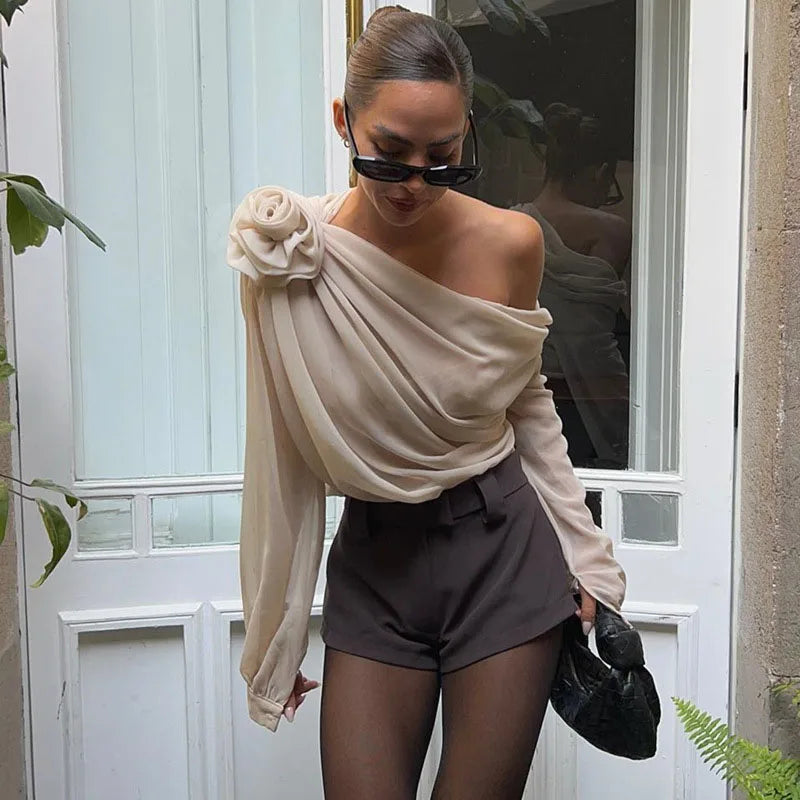 Asymmetrische One-Shoulder-Bluse aus Chiffon in semi-transparenter Optik